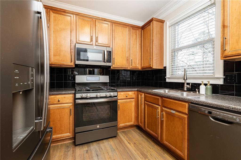 2383 Bernard Road NW