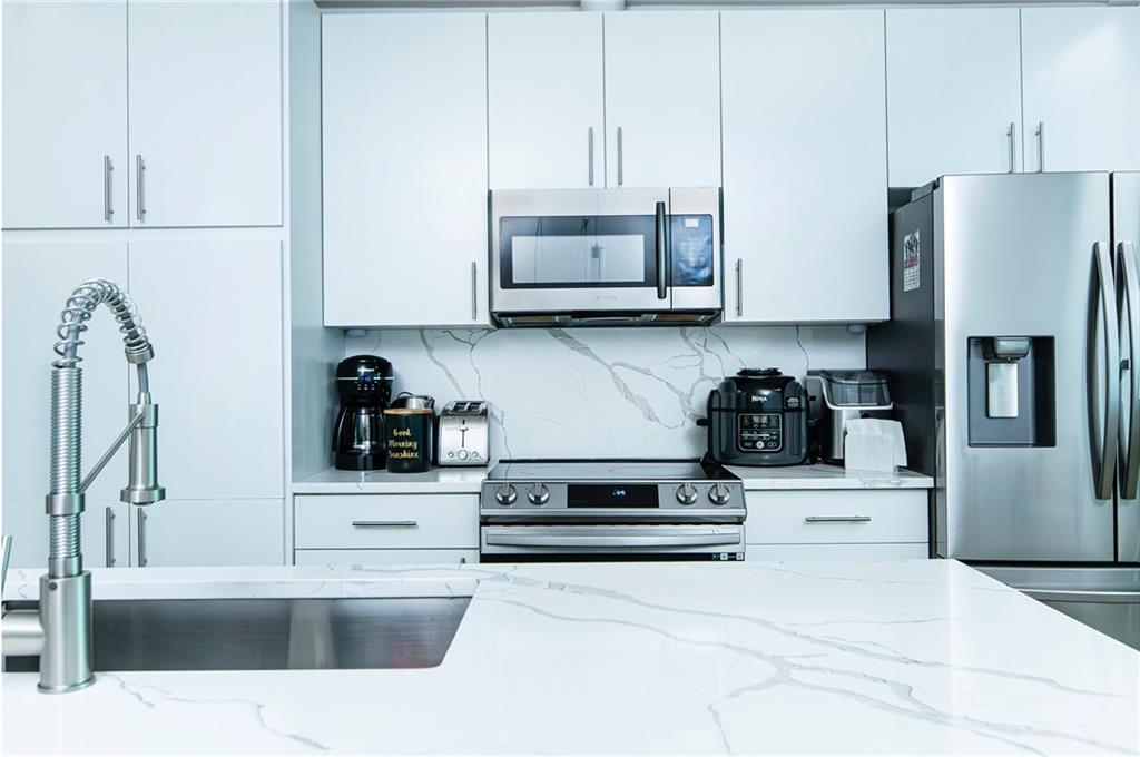 943 Peachtree Street NE Unit 802