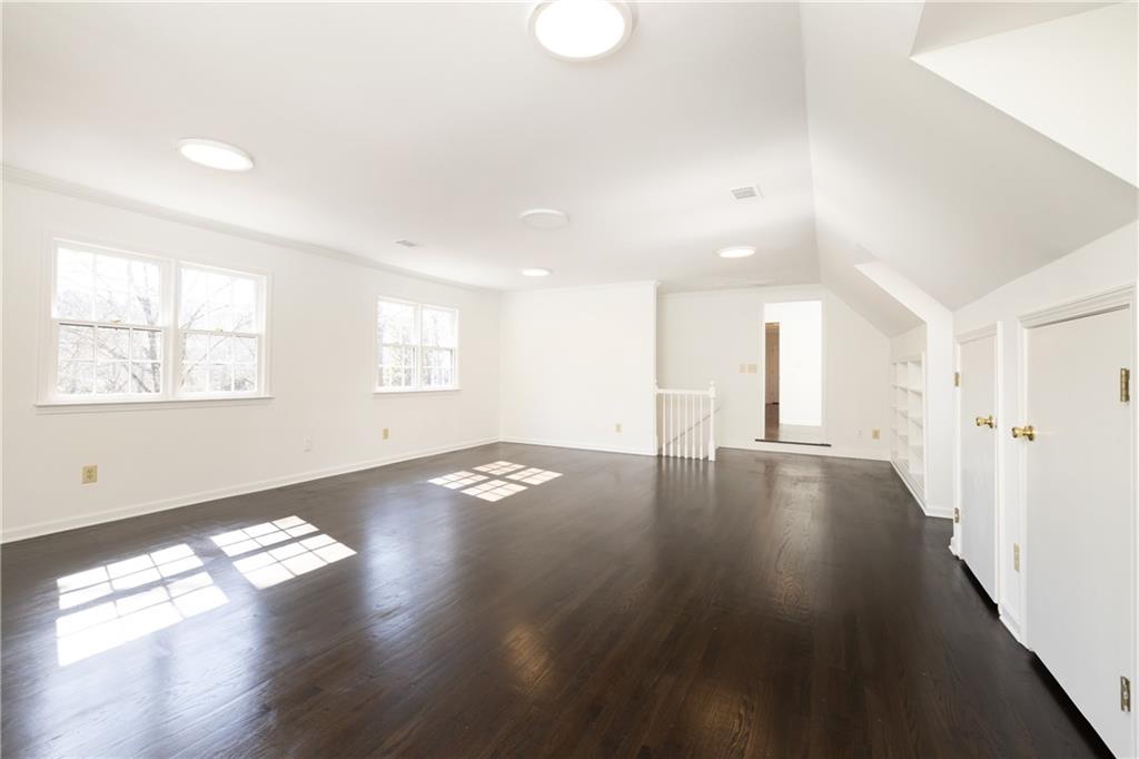 3037 Wellington Court SE