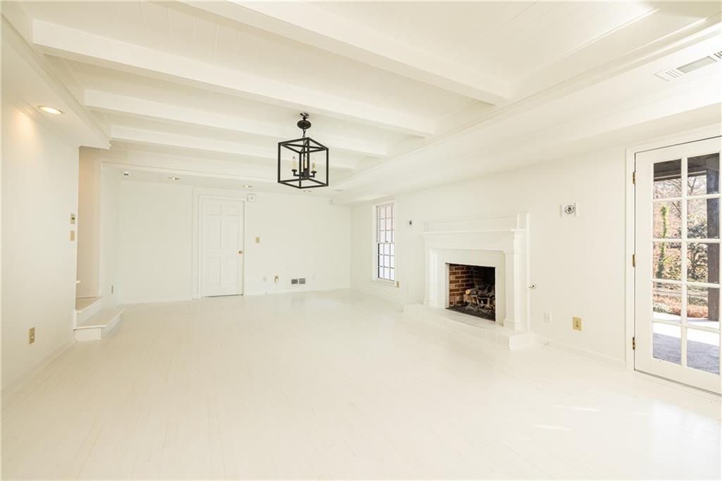 3037 Wellington Court SE