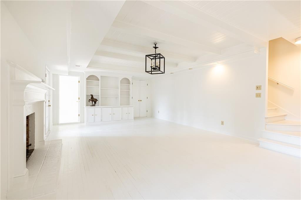 3037 Wellington Court SE