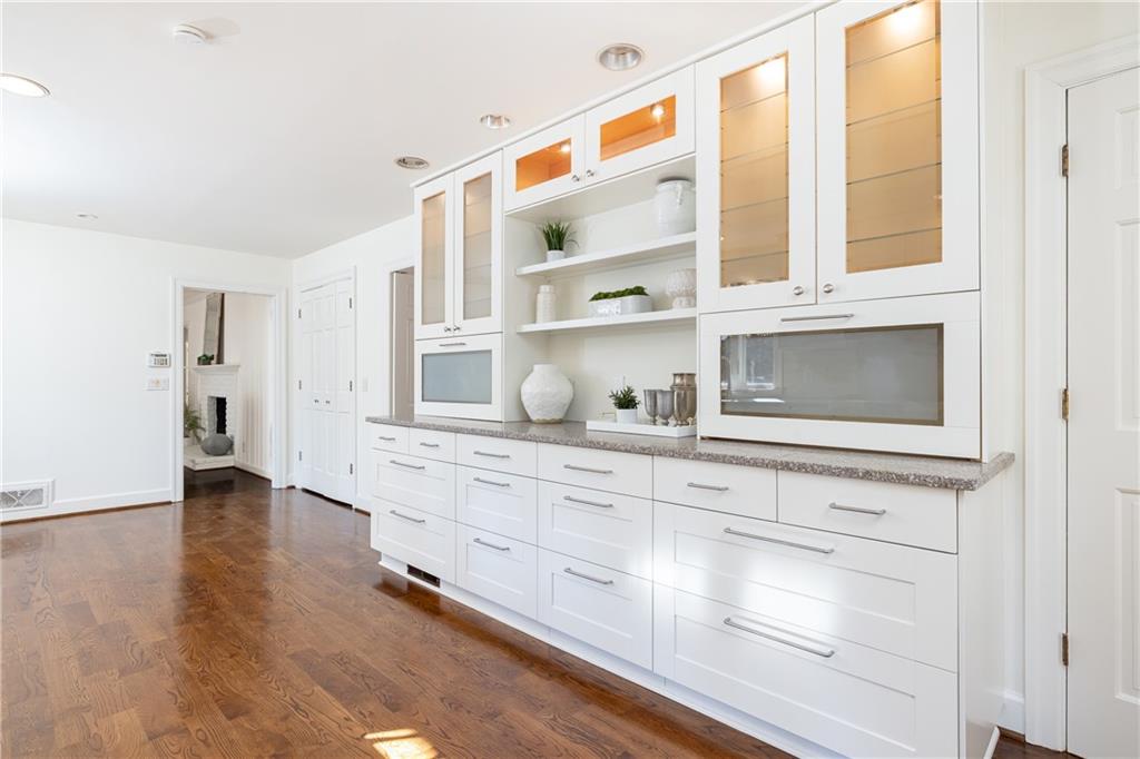 3595 Old Ivy Lane NE