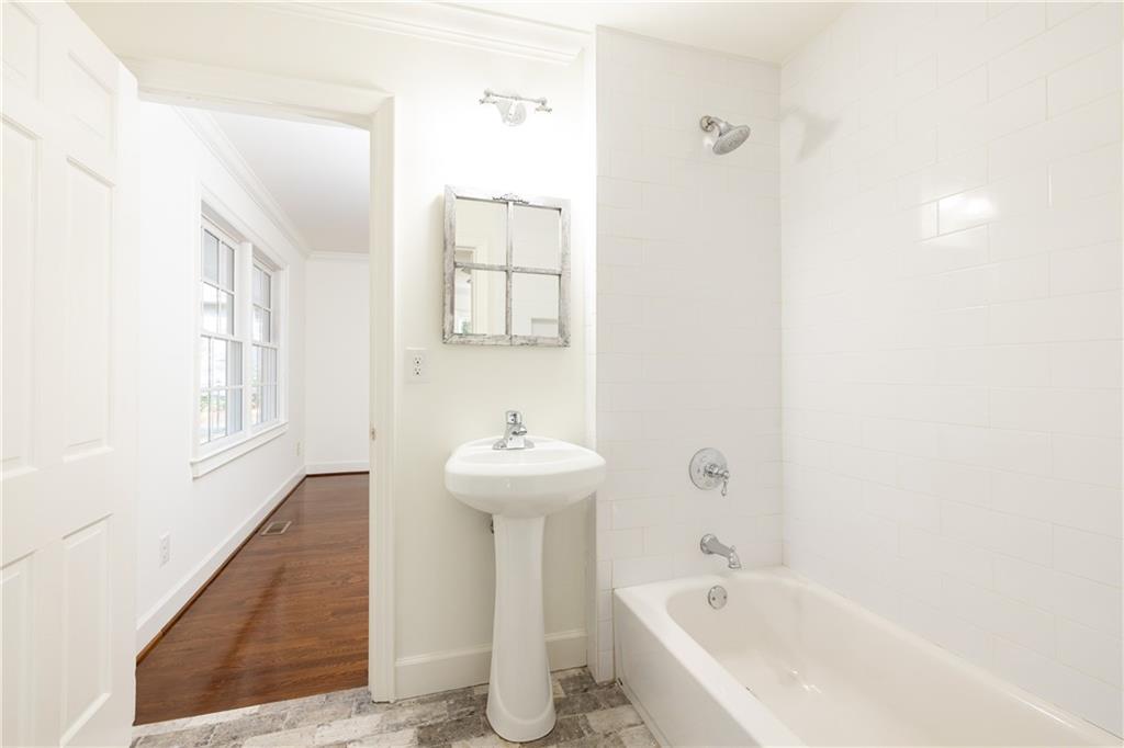 3595 Old Ivy Lane NE