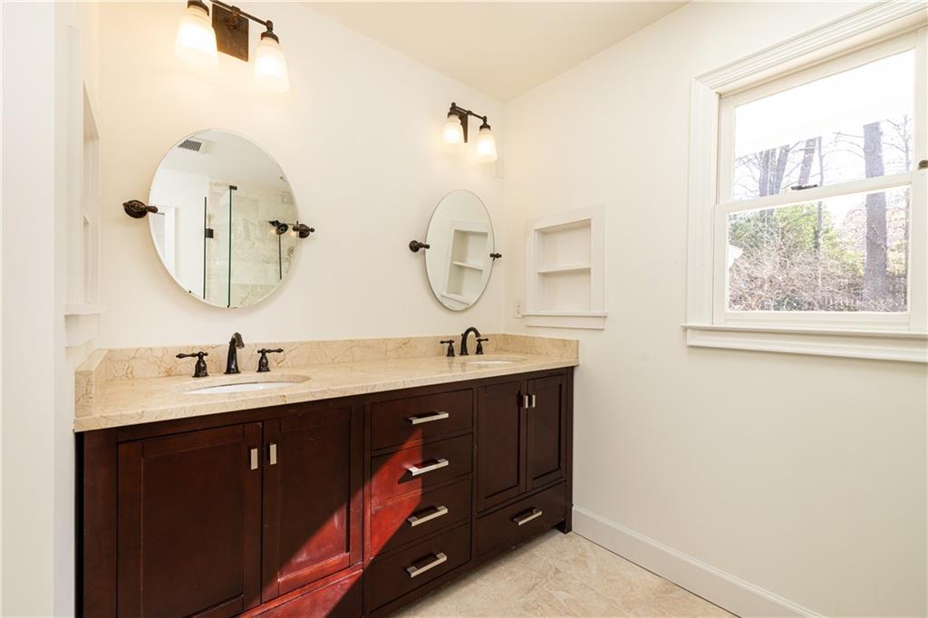 3595 Old Ivy Lane NE