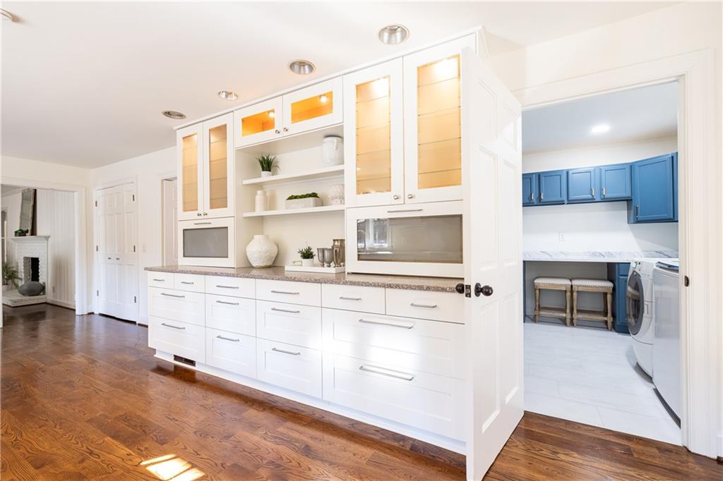 3595 Old Ivy Lane NE