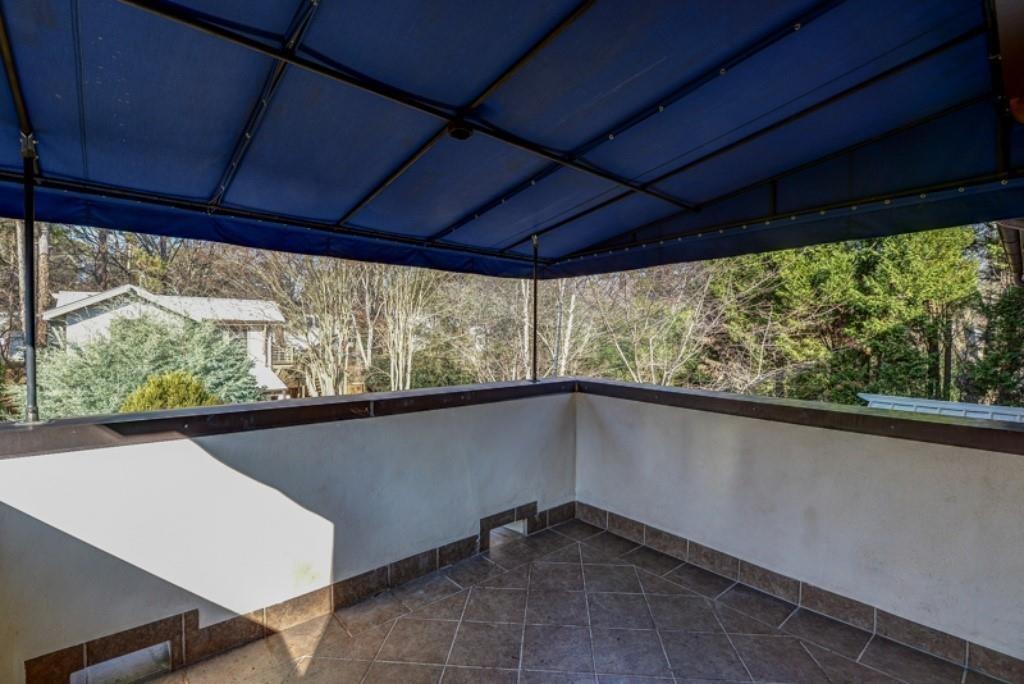 1090 Vista Trail NE