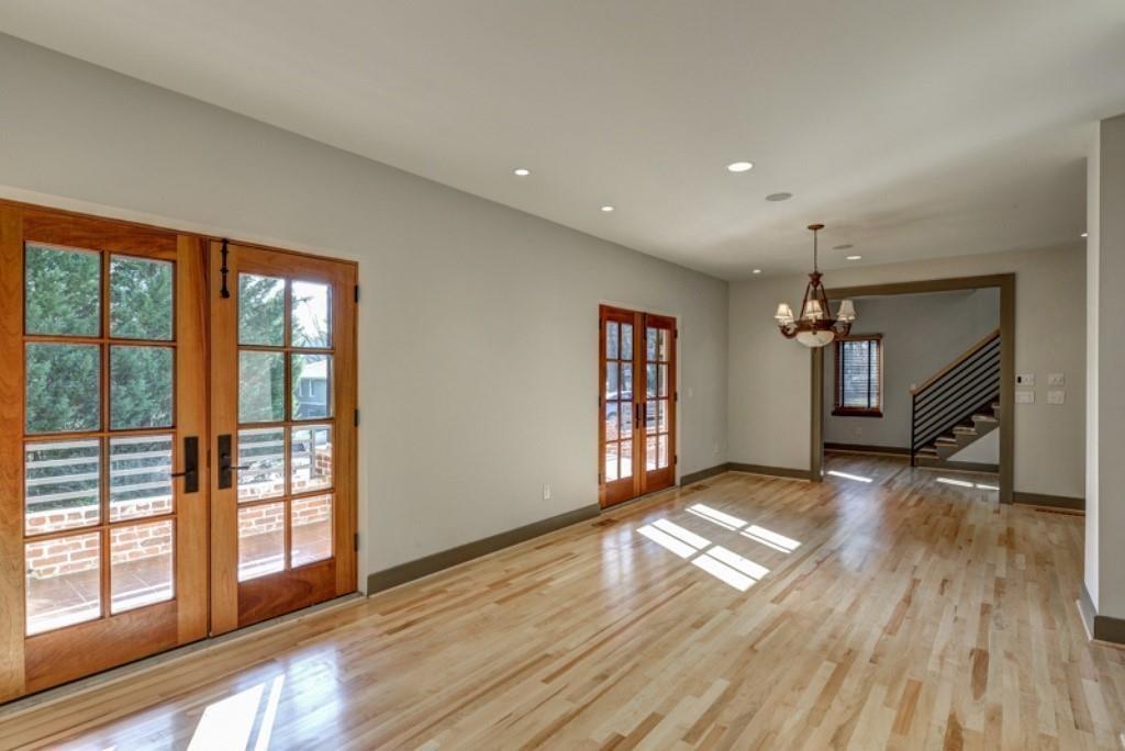 1090 Vista Trail NE