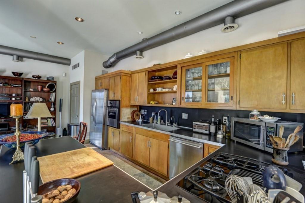 1090 Vista Trail NE
