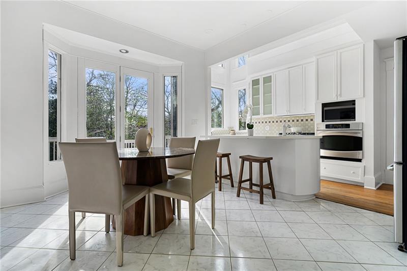 993 Highland View