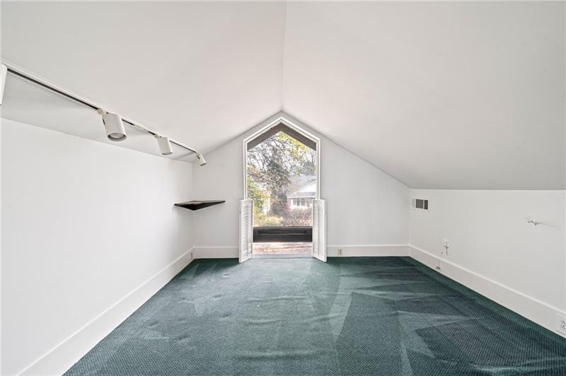 993 Highland View