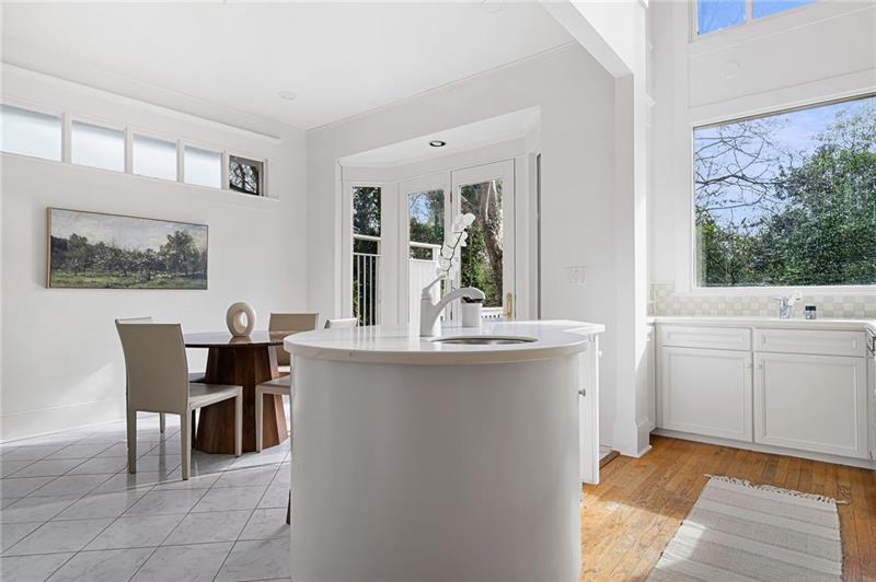 993 Highland View