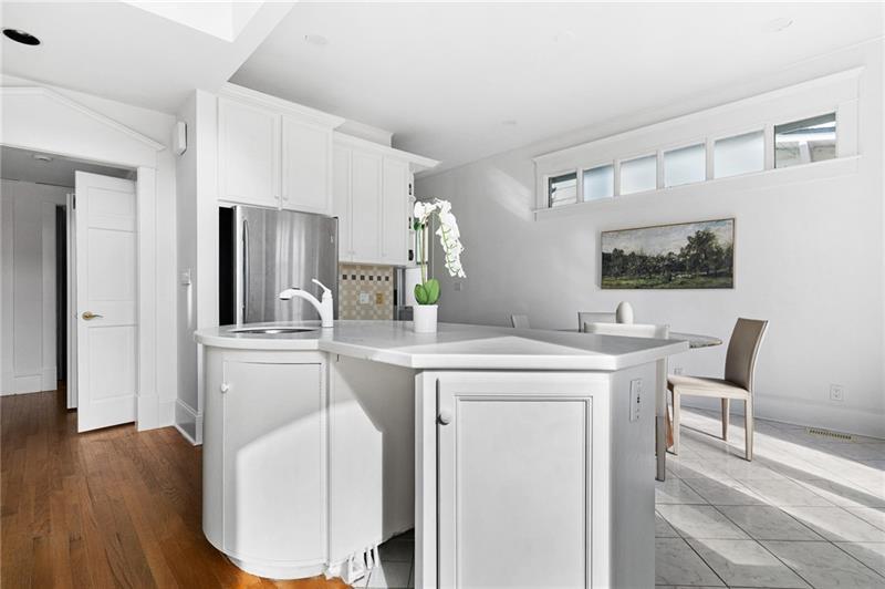 993 Highland View