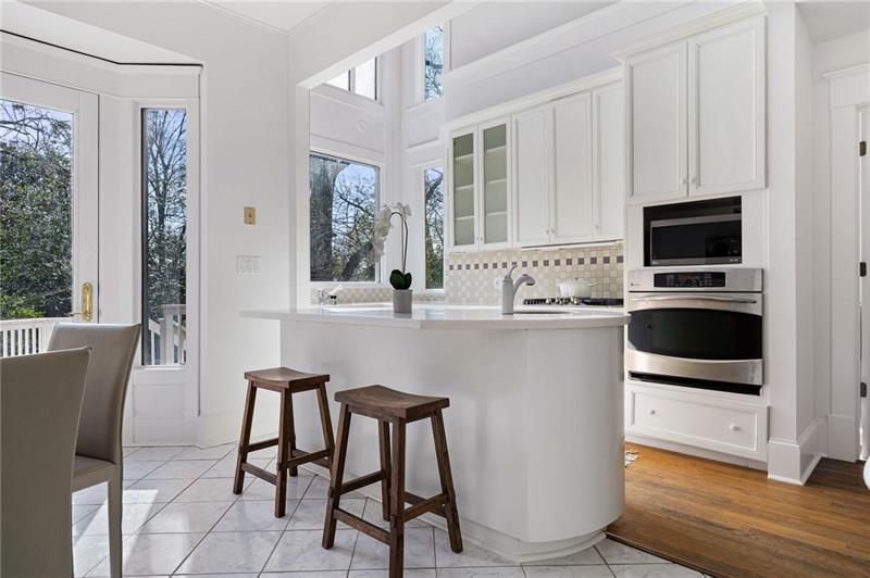 993 Highland View