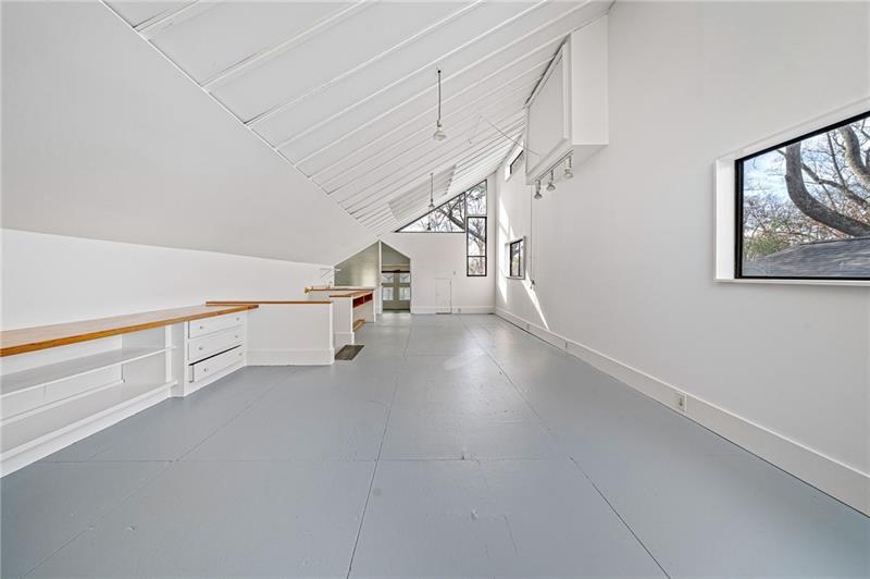 993 Highland View