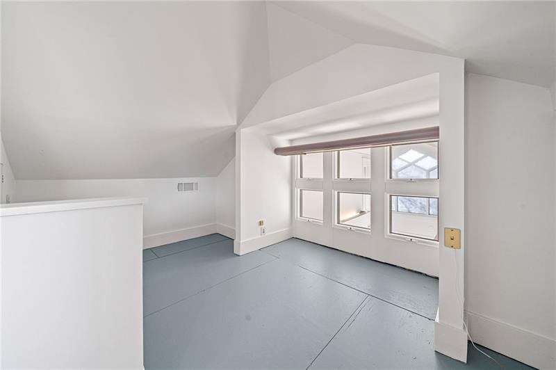 993 Highland View