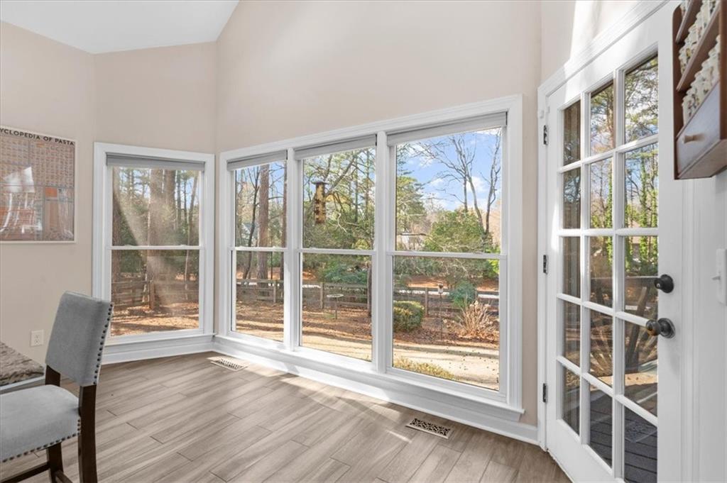 2825 Lakewind Court