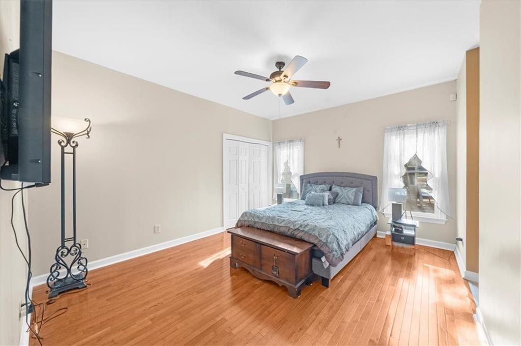 2825 Lakewind Court