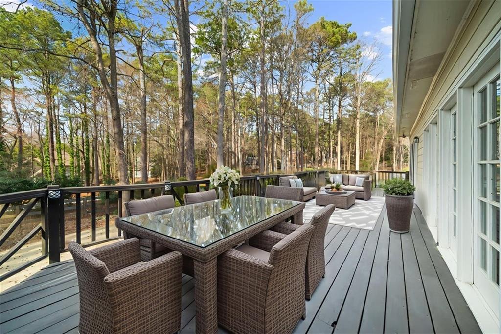 2825 Lakewind Court
