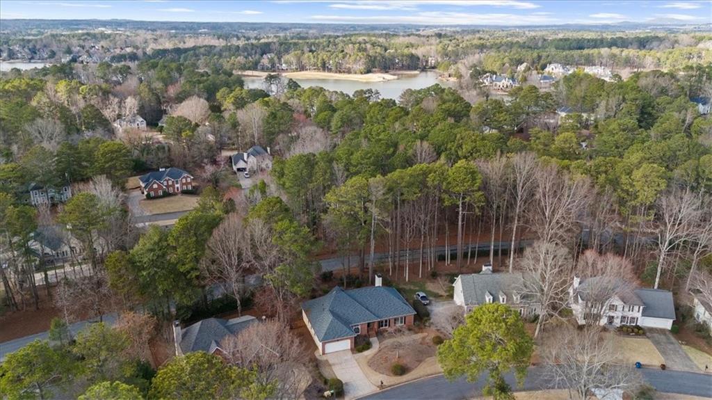 2825 Lakewind Court