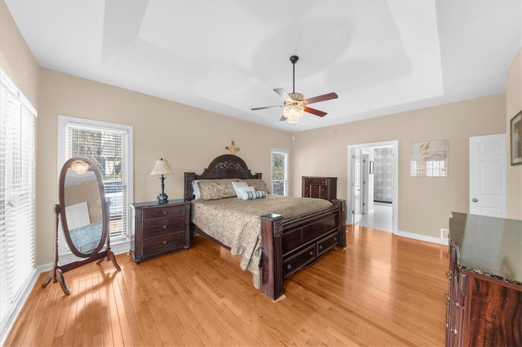 2825 Lakewind Court