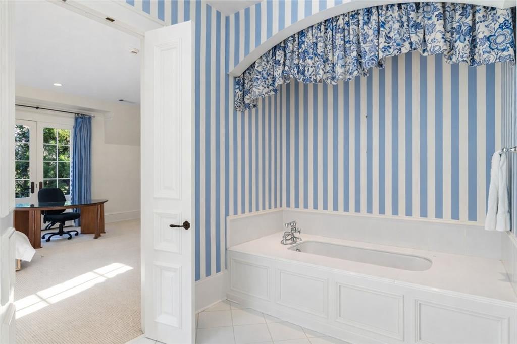 675-10 W Paces Ferry Road NW