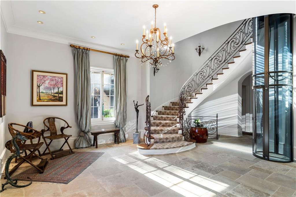 675-10 W Paces Ferry Road NW