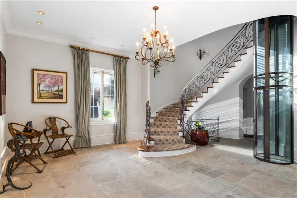 675-10 W Paces Ferry Road NW