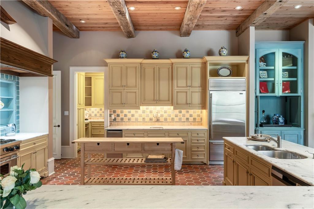 675-10 W Paces Ferry Road NW