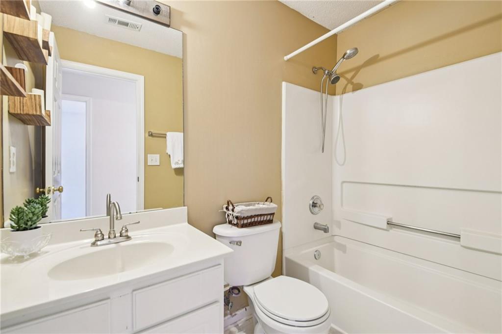 2969 Commonwealth Circle