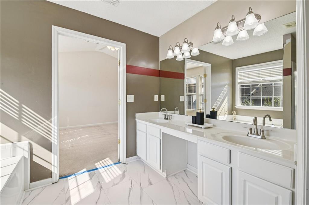 2969 Commonwealth Circle