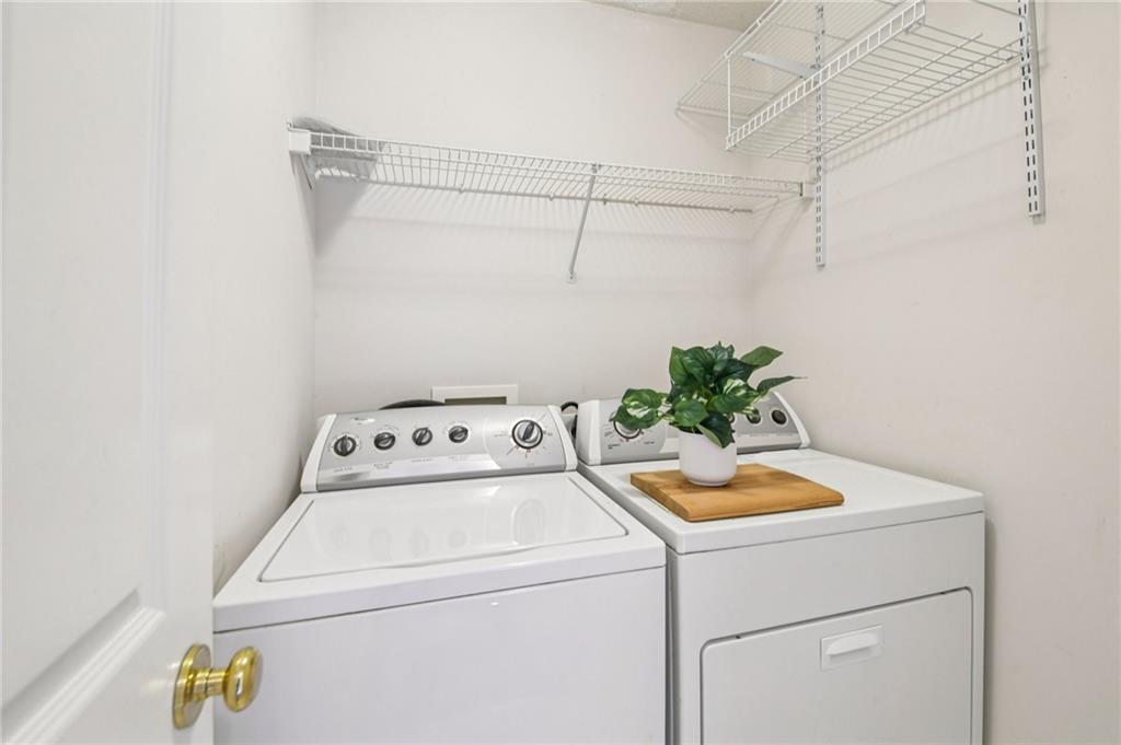 2969 Commonwealth Circle