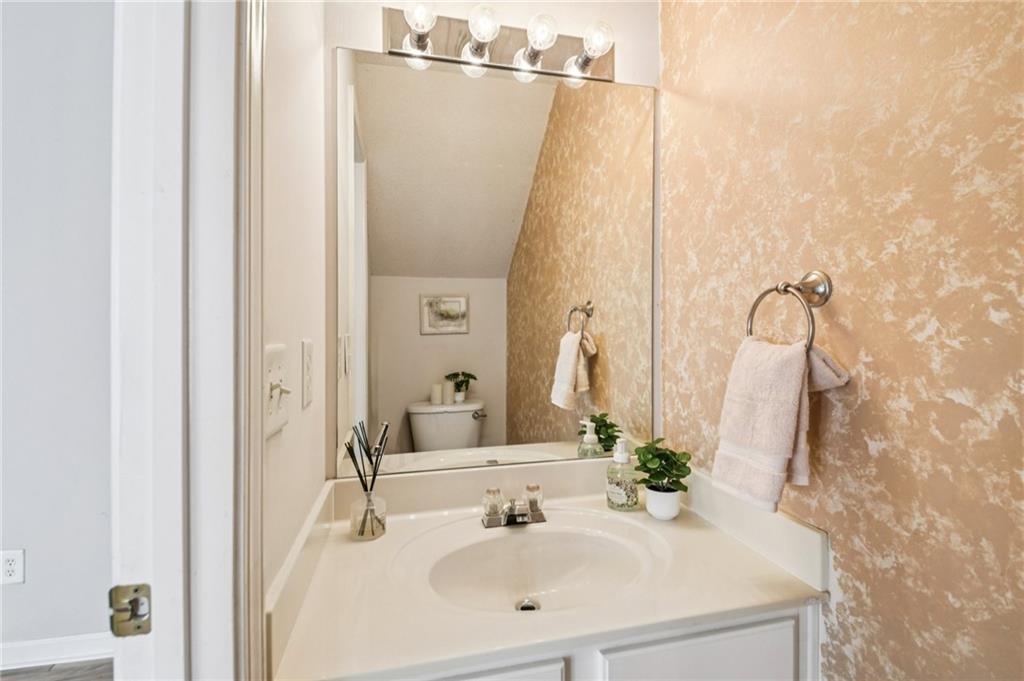 2969 Commonwealth Circle