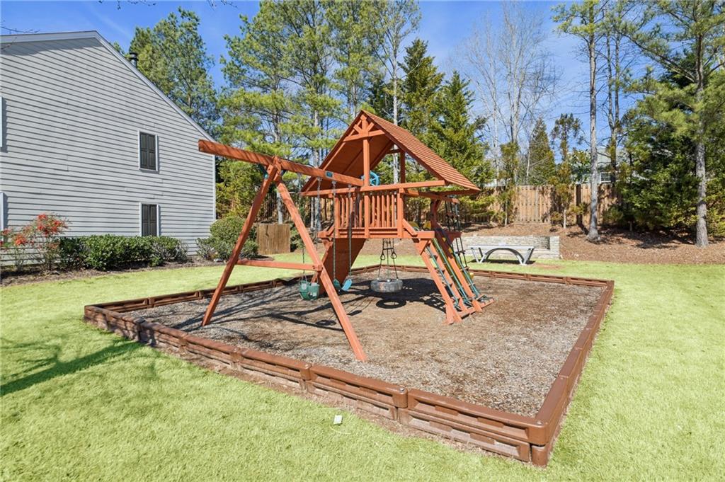 2969 Commonwealth Circle