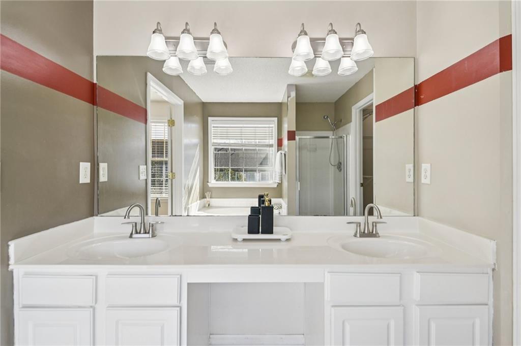 2969 Commonwealth Circle