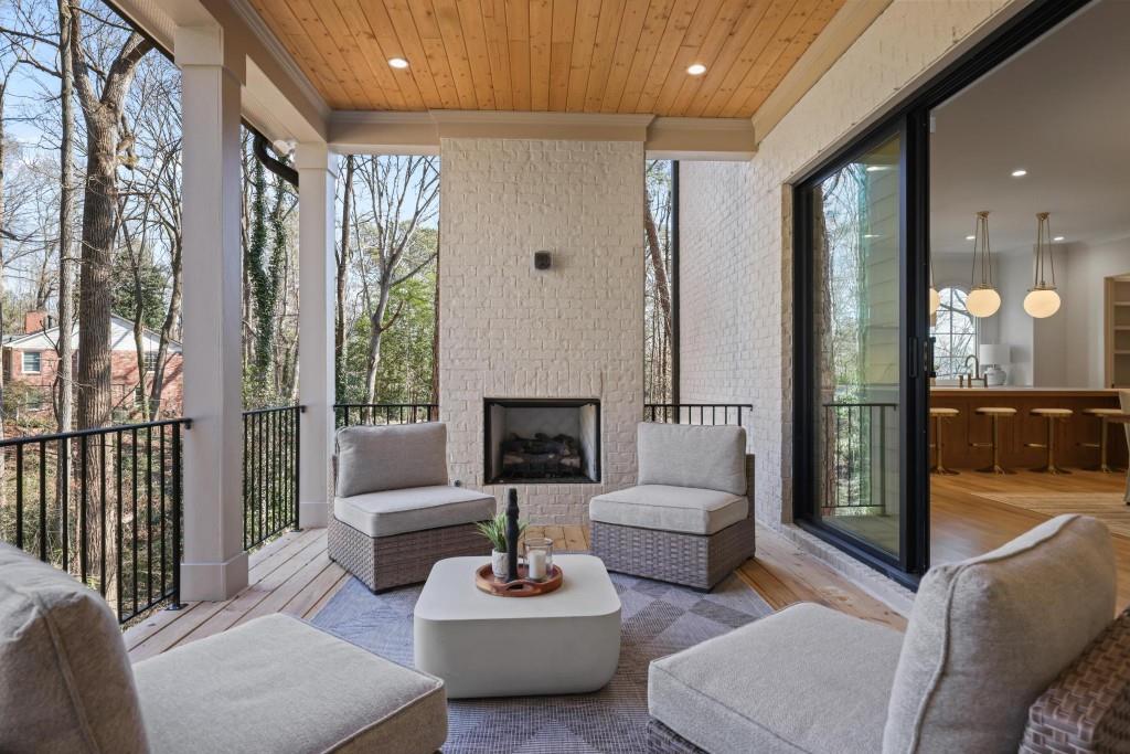 3568 Cloudland Drive NW