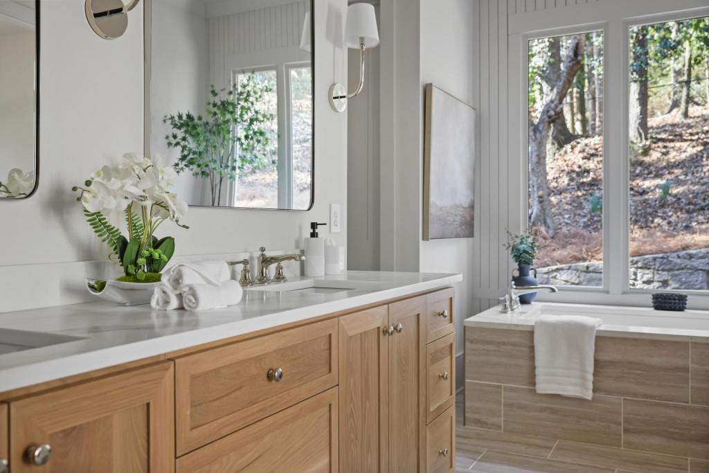 3568 Cloudland Drive NW