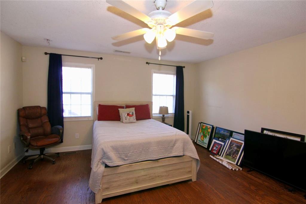 2565 Camille Drive NE