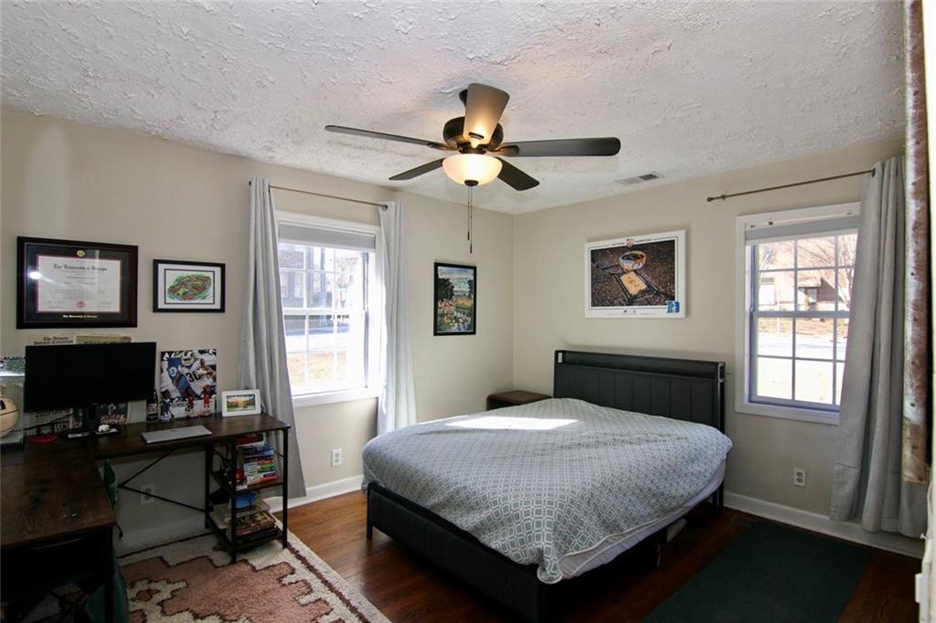 2565 Camille Drive NE