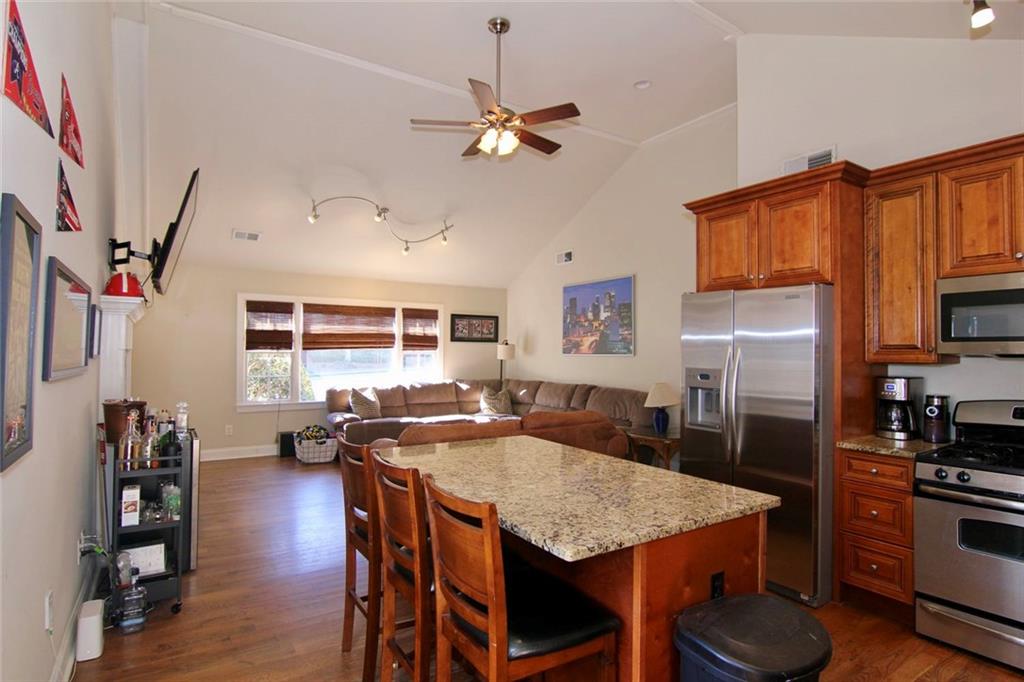 2565 Camille Drive NE