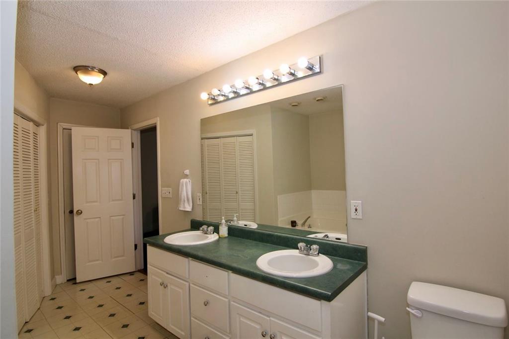 2565 Camille Drive NE