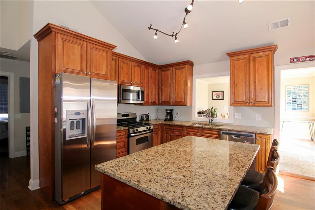 2565 Camille Drive NE