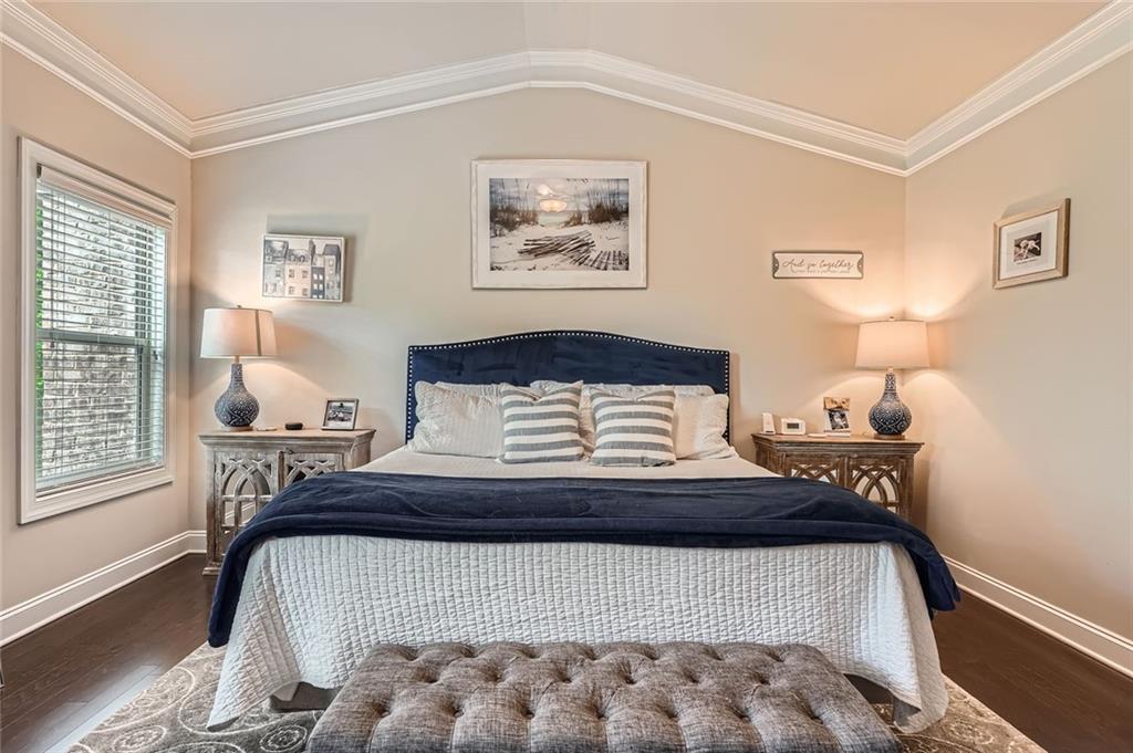 2433 Santa Rosa Street