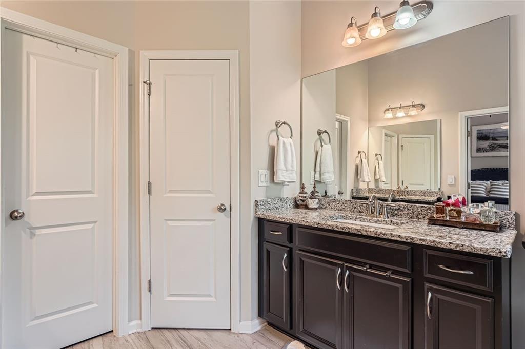 2433 Santa Rosa Street