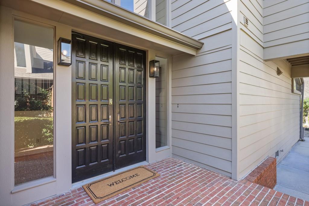 4092 Columns Drive