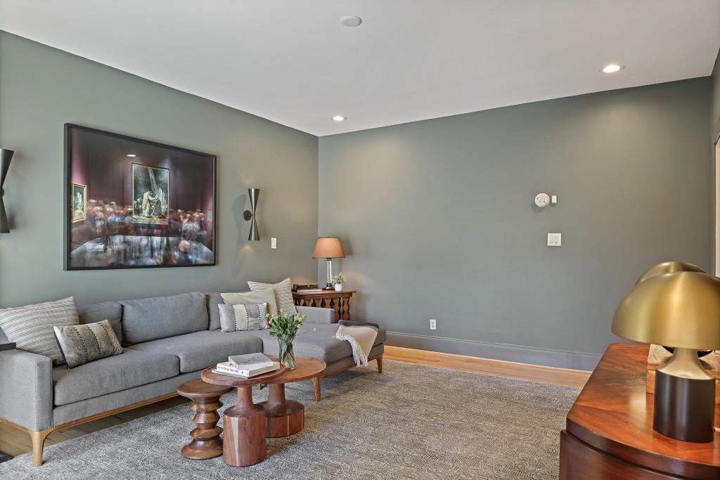 4092 Columns Drive