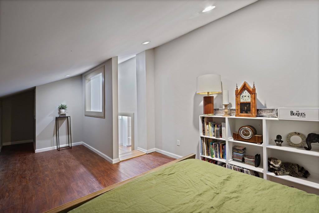 4092 Columns Drive