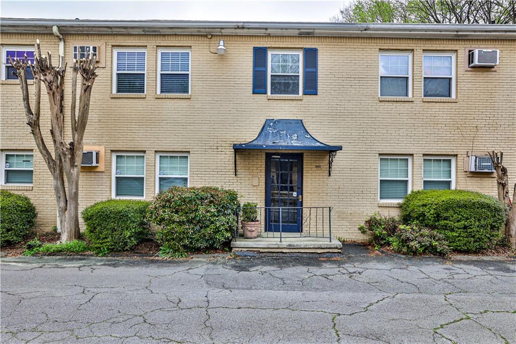 1042 Saint Charles Avenue NE Unit 4
