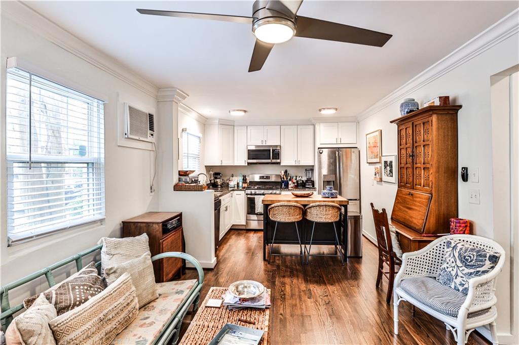 1042 Saint Charles Avenue NE Unit 4