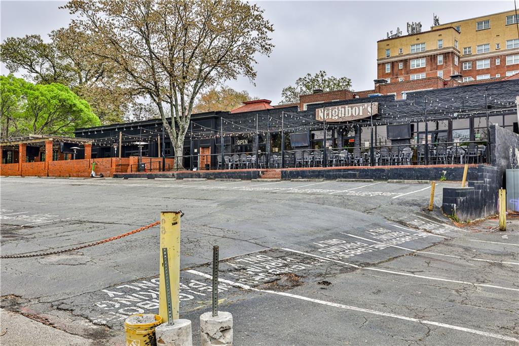 1042 Saint Charles Avenue NE Unit 4