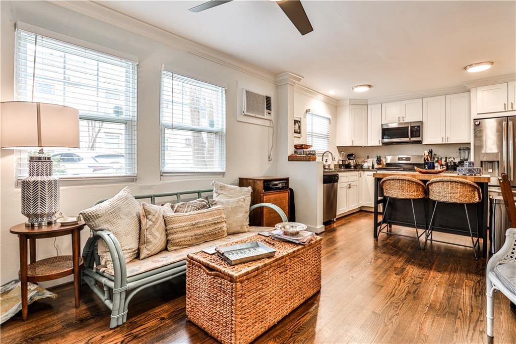 1042 Saint Charles Avenue NE Unit 4